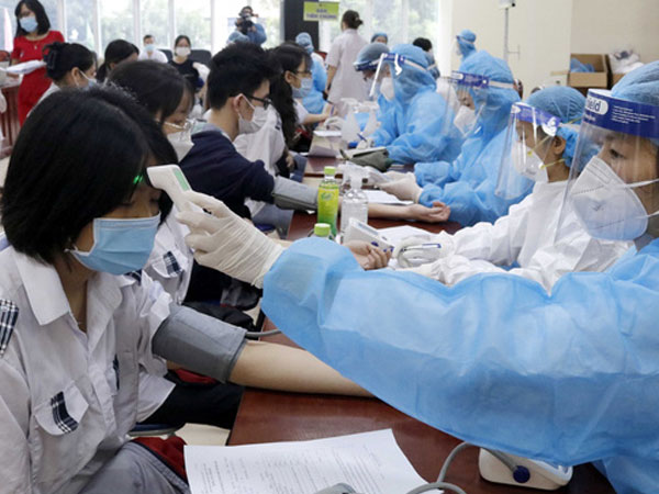 Nguyên nhân 4 học sinh sốc phản vệ sau tiêm vaccine Covid-19 ở Bắc Giang