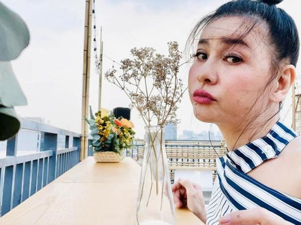 Cát Phượng khoe vẻ tươi tắn, tiết lộ vẫn còn bị mất ngủ sau khi xuất viện về nhà