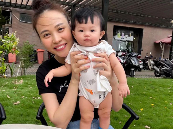 Sau ánh hào quang, bà xã Cường Đô La từng chịu đựng đến muốn khóc để làm điều này cho con