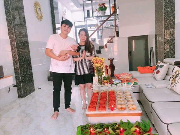 Duy Phước lo lắng vì con nhỏ có nguy cơ bệnh down, phải gánh nợ ngân hàng