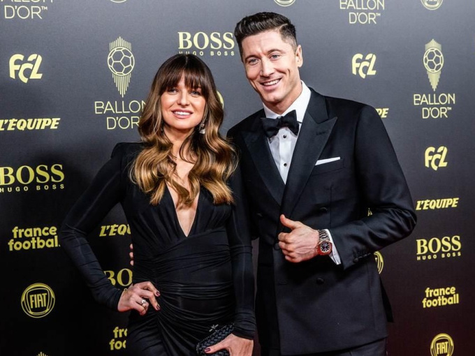 France Football xoa dịu dư luận bằng cách trao Quả Bóng Vàng 2020 cho Lewandowski?