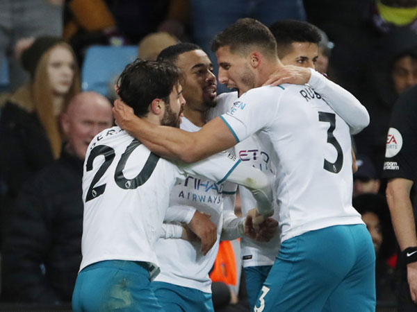 Aston Villa 1-2 Man City: Gerrard kết thúc tuần trăng mật