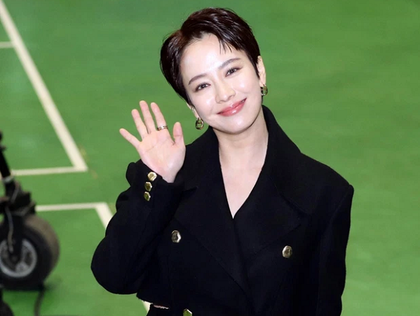 Siêu thảm đỏ AAA: Song Ji Hyo tóc ngắn cực 'soái' chiếm trọn spotlight, 'đè bẹp' dàn sao đình đám