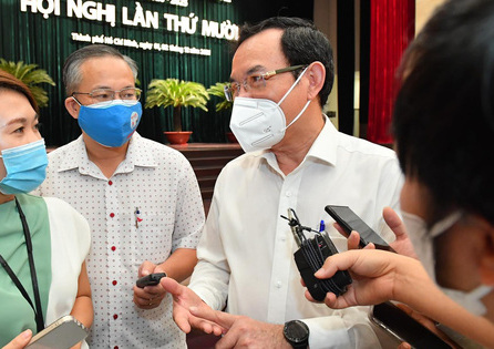 Bí thư Thành ủy Nguyễn Văn Nên nói về việc TP HCM thí điểm dạy học tập trung lớp 9, 12