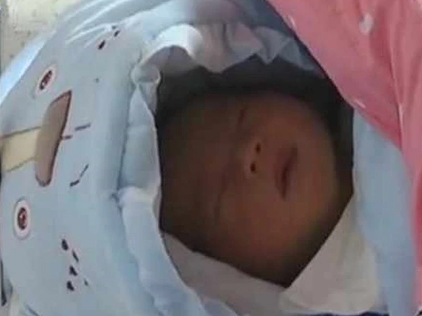 Sinh con trai nhưng hôm sau 'biến' thành con gái, lời giải thích của bệnh viện khiến gia đình nổi cáu