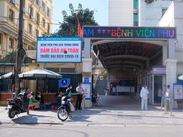 Hà Nội phát hiện 22 trường hợp test nhanh dương tính SARS-CoV-2 ở Bệnh viện Phụ sản Trung ương