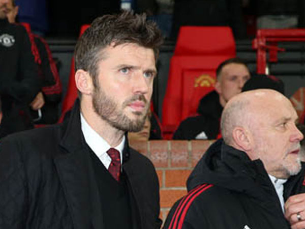 Carrick chia tay Man United sau trận thắng Arsenal