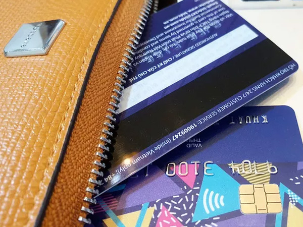 Phát sinh giao dịch thẻ ATM 'đời cũ' giả mạo, ai sẽ chịu trách nhiệm?