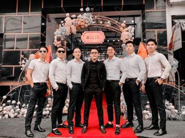 Hậu lễ đính hôn, CEO Tống Đông Khuê đưa vợ xinh đẹp đi phượt