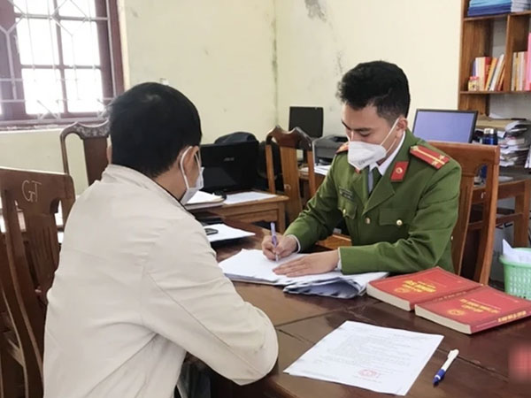 Xảy ra mâu thuẫn tình cảm, gã đàn ông lập Facebook ảo đăng đàn nói 'người tình' là... gái bán dâm