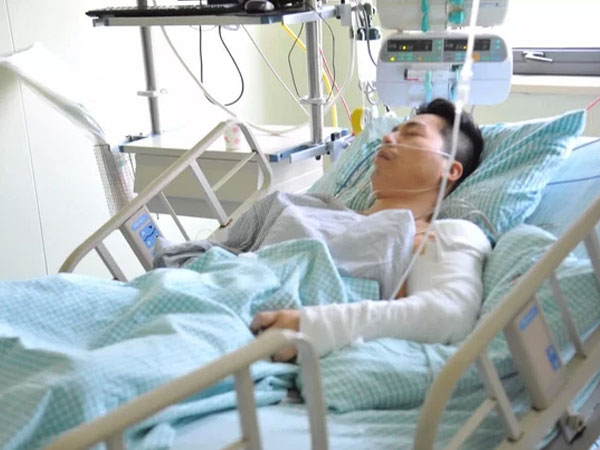 Thanh niên 30 tuổi bị biến dạng hết các khớp, mụn thịt mọc khắp người: Do 2 thói quen ăn uống phổ biến của người trẻ