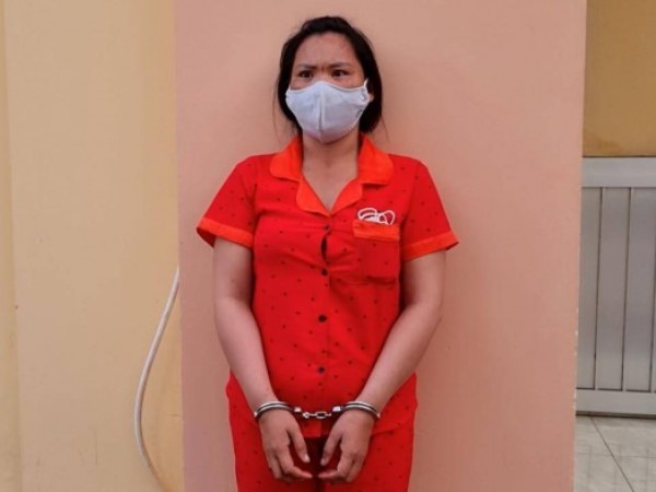 'Nàng dâu' lộ thân phận trốn truy nã 16 năm sau khi...đuổi chém mẹ chồng 'hờ'