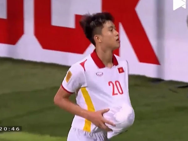 Phan Văn Đức tạo bụng bầu tặng nàng WAGs Nhật Linh sắp sinh quý tử
