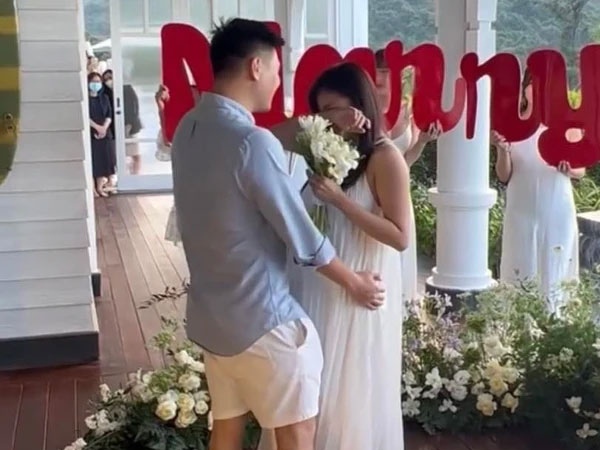 Salim xúc động trước khoảnh khắc cầu hôn của bạn trai thiếu gia, còn đang mang thai con đầu lòng