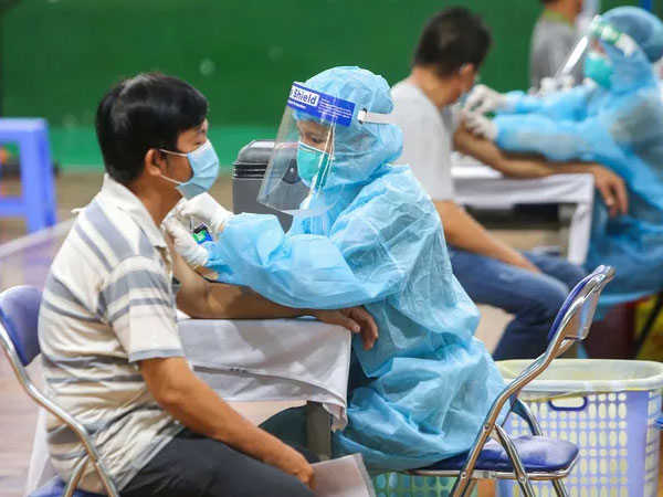TP HCM chính thức tiêm vắc-xin mũi 3 cho người dân từ ngày 10-12