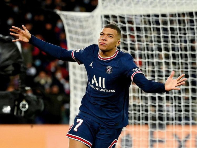 Mbappe phá kỷ lục tồn tại 11 năm của Messi ở Champions League
