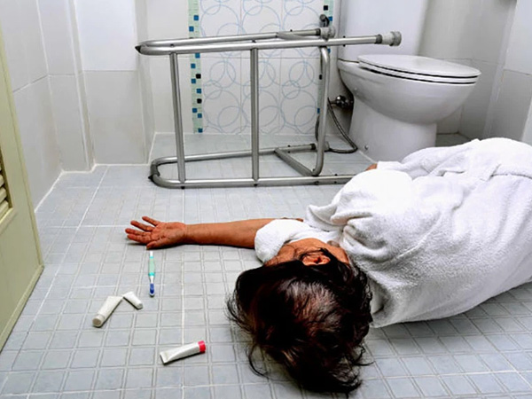 Đang đi tắm, cả gia đình 5 người bị ngộ độc khí suýt chết: 'Kẻ giết người giấu mặt' trong phòng tắm mùa đông