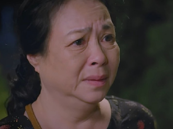 Thương ngày nắng về tập 11: Bức xúc mẹ chồng, Khánh trút giận lên mẹ đẻ, bà Hiền ăn ngủ không yên vì bị con dâu 'đá xéo'