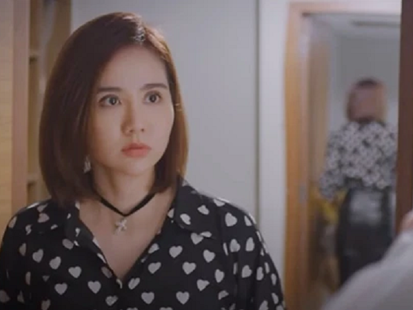 Thương ngày nắng về tập 12: Vân Trang bị em gái bắt quả tang đưa trai trẻ về phòng, tình tứ định tắm chung?
