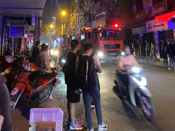 Hà Nội: Cháy lớn trong khu tập thể trên đường Nguyễn Tuân