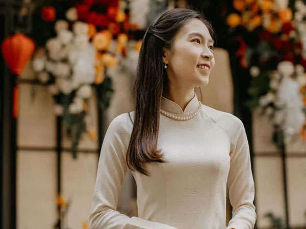 Con gái vừa làm lễ Ăn hỏi của danh hài Xuân Hinh: Xinh đẹp, giỏi giang, một mình du học bên Mỹ và là niềm tự hào của cha mẹ