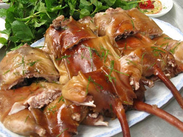 Ba người bị ngộ độc sau khi ăn thịt chuột, uống rượu: Da môi nhợt, khó thở, suy hô hấp, sức khỏe diễn biến xấu