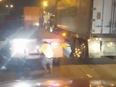 Xịt sơn lên đèn hậu gây chói mắt của xe phía trước, người đàn ông lại nhận được vô số lời khen của CĐM