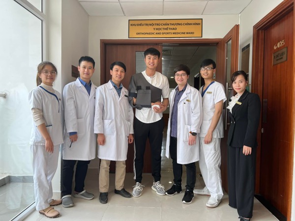 Văn Toản xuất viện, bắt đầu liệu trình phục hồi để kịp quay lại đội tuyển trước SEA Games 31