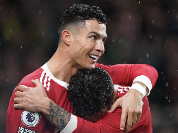 Ronaldo ghi bàn trên chấm 11m, MU thắng nhọc đội bét bảng