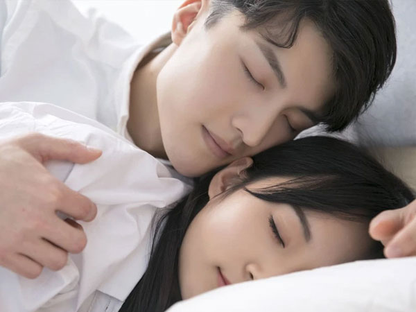 Bạn trai giận dỗi vì không muốn dùng 'ba con sâu' khi thân mật, cô gái trẻ chiều theo ý người yêu để rồi 6 tháng sau tá hỏa khi phát hiện mình nhiễm HIV