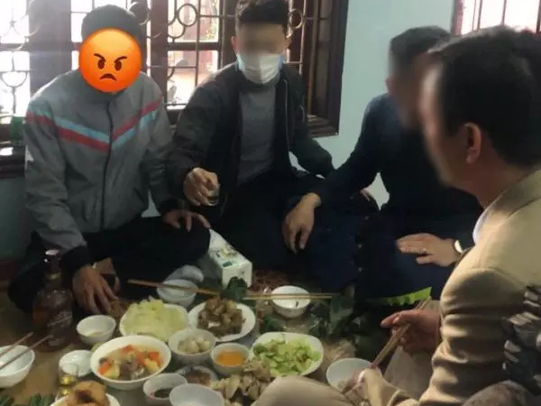 Thanh niên uống rượu hạ gục cả họ nhà bạn gái, còn chê 'quá xanh non'