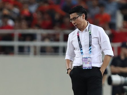 CĐV Malaysia đòi sa thải HLV Tan Cheng Hoe sau trận thua mất mặt ĐT Việt Nam