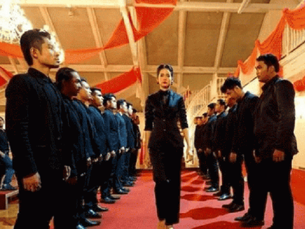 'Nữ trùm xã hội đen' Trung Quốc, nuôi cùng lúc 16 tình trẻ để mua vui, kết cục ra sao?