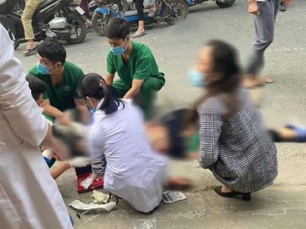 Tạm giữ nam sinh lớp 11 dùng dao bấm đâm bạn tử vong