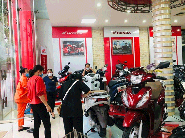 Nhiều xe máy 'hot' quay đầu tăng giá
