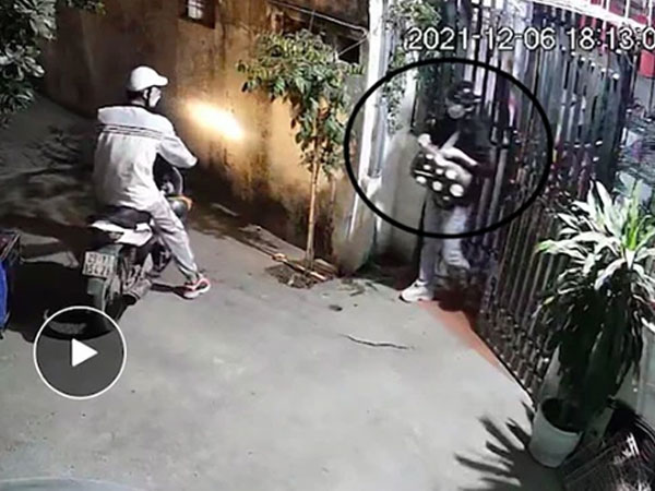 Đôi nam nữ dàn cảnh cướp chú mèo con trị giá hàng chục triệu đồng của cụ bà hơn 60 tuổi
