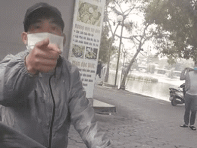 Tranh chấp về việc thu phí gửi xe, 2 người đàn ông buông lời dọa nạt, thách thức nam tài xế: 'Láo nháo ra đường'