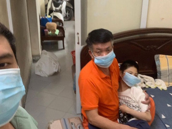 Hà Nội có thêm 3 F0 trong một nhà bị 'bỏ quên', người dân nên làm gì khi phát hiện test nhanh dương tính?