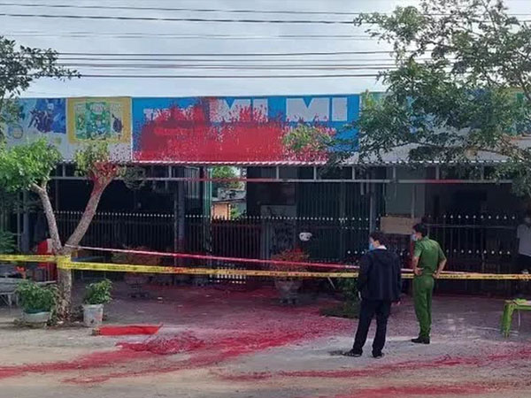 Bắt nhóm đối tượng tạt sơn, mang quan tài đe dọa gia đình F0 để đòi nợ