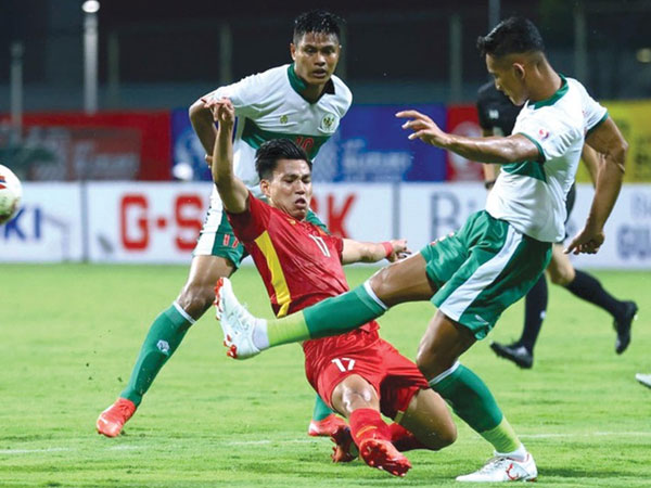 Bị Indonesia cầm hòa: Lời cảnh báo cho đương kim vô địch