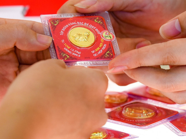 Giá vàng trong nước và thế giới cùng tăng