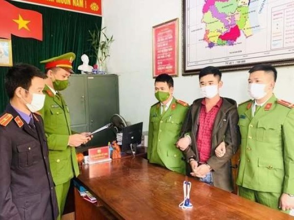 Thiếu nữ 15 tuổi gửi video nhạy cảm cho người yêu liền bị phát tán lên mạng