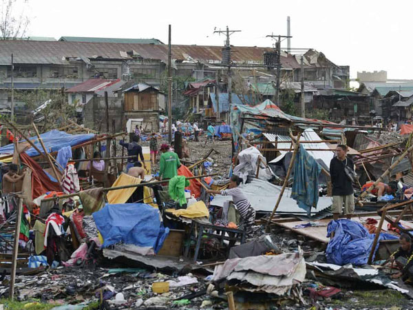 Siêu bão Rai vào Philippines: Hơn 100 người đã thiệt mạng