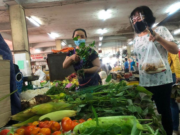 'Bỏng tay' với giá rau củ tăng dựng đứng gấp 2-3 lần