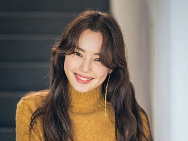 Hoa hậu đẹp nhất Hàn Quốc Honey Lee kết hôn