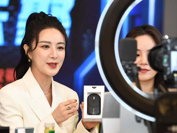 'Nữ hoàng livestream' Trung Quốc lãnh án phạt 4.800 tỷ vì trốn thuế