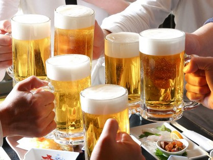 Nam thanh niên uống bia đến vỡ bàng quang