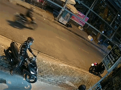 Trộm xe máy bất thành, thanh niên còn bị một nhân vật 'hài hước' đuổi chạy thục mạng
