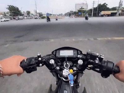 Hai thanh niên quay clip chạy xe máy 109km/h trốn CSGT sau đó đăng lên mạng xã hội với thái độ hả hê