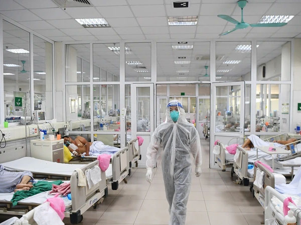 Hà Nội 3 ngày liên tiếp dẫn đầu ca mắc mới, nhiều F0 trở nặng